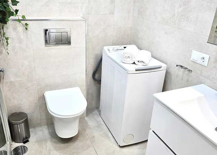 First Line Sea View Apartment *